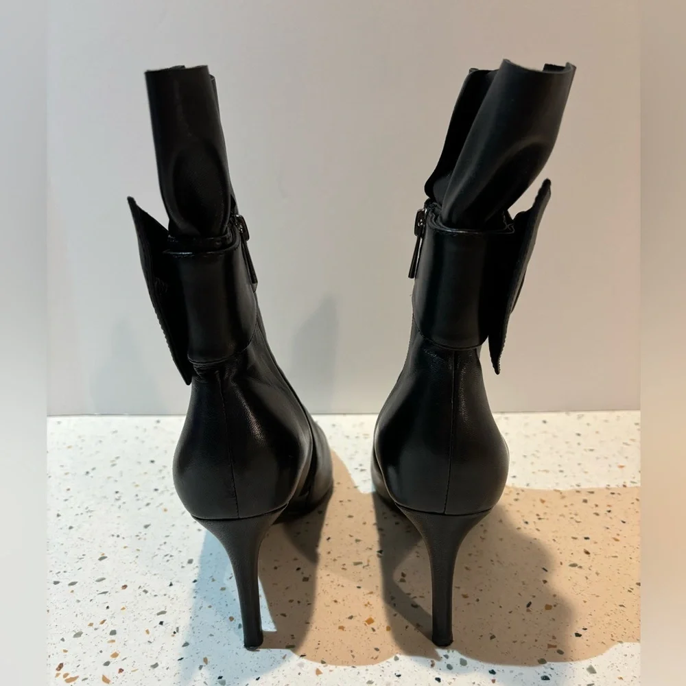 Emanuelle‎ Vee Soft Leather Ankle Boots